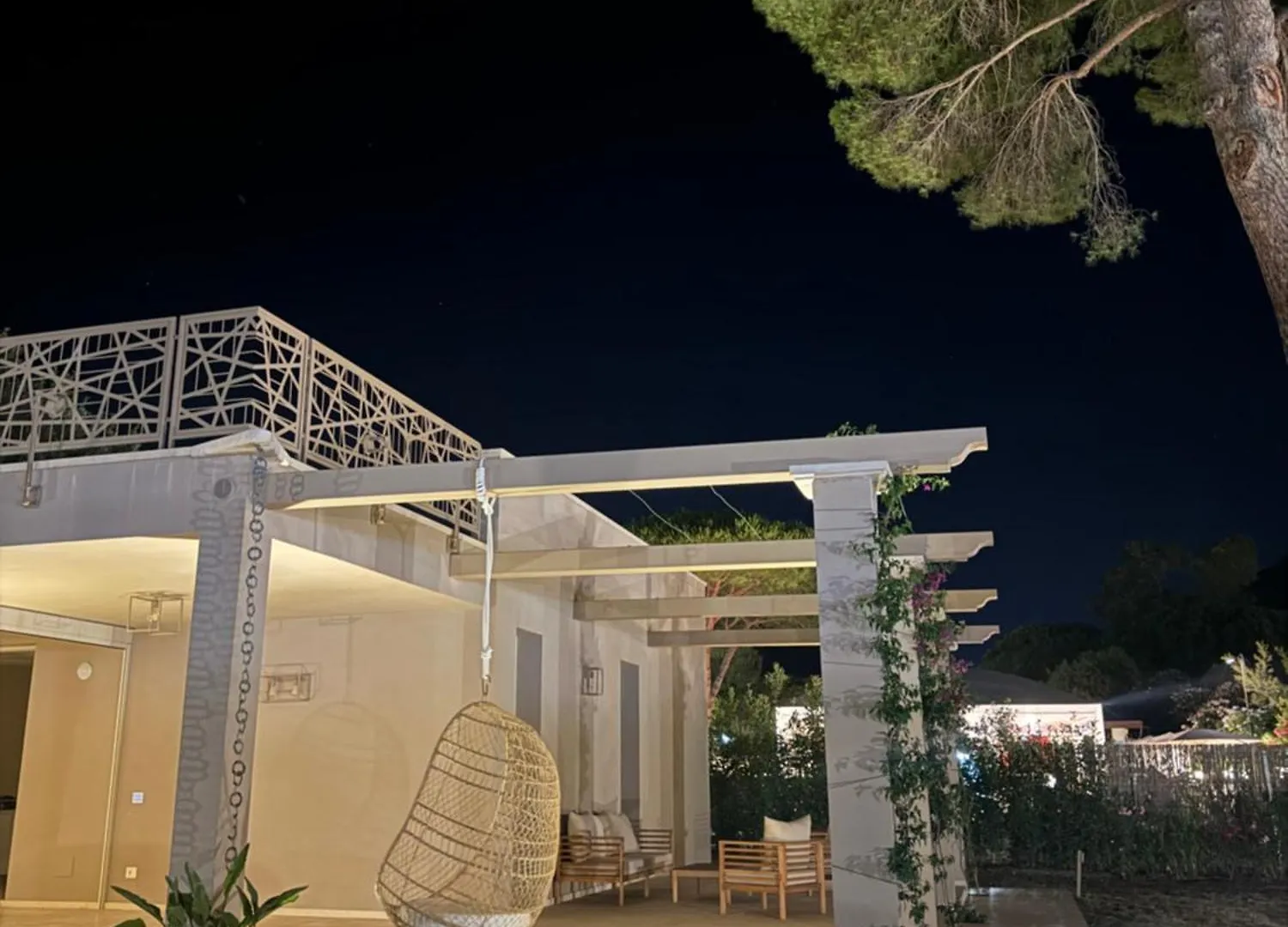 Lacona Cocoon